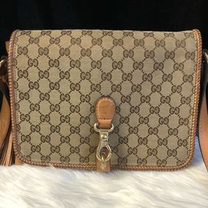 Authentic Gucci vintage crossbody bag